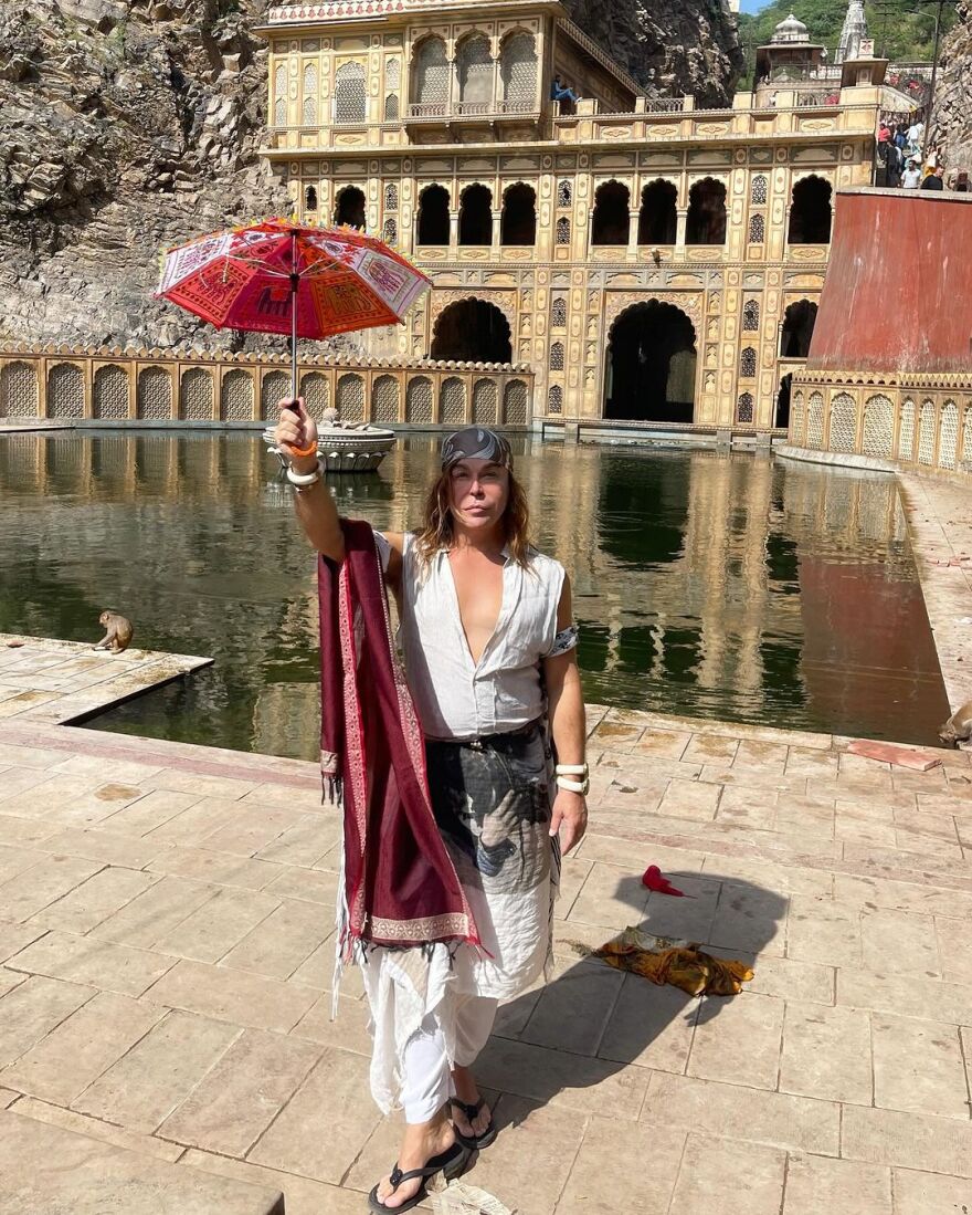 Τρύφωνας Σαμαράς: Επισκέφτηκε τον ναό των πιθήκων στην Ινδία - Δείτε φωτογραφίες