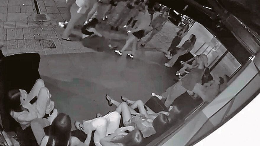 Σωτήρης Μανωλόπουλος: «Οι γονείς χρειάζονται ψυχολόγο, όχι τα παιδιά»