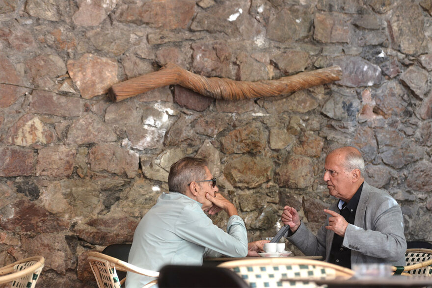 Σωτήρης Μανωλόπουλος: «Οι γονείς χρειάζονται ψυχολόγο, όχι τα παιδιά»