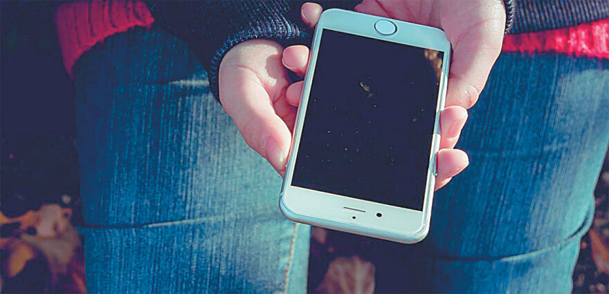 Σωτήρης Μανωλόπουλος: «Οι γονείς χρειάζονται ψυχολόγο, όχι τα παιδιά»