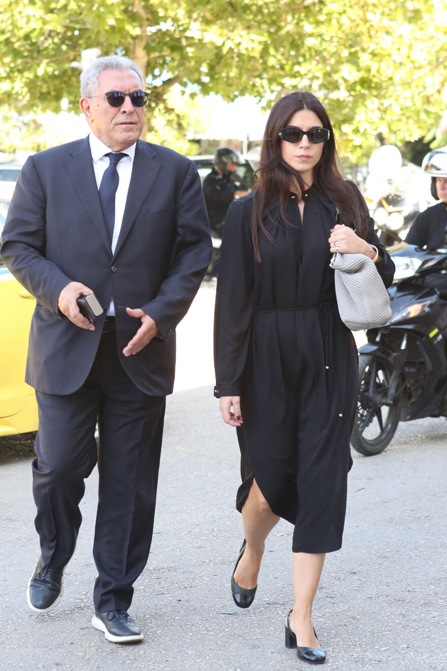 Μίμης Πλέσσας: Συγγενείς και φίλοι αποχαιρέτησαν τον μεγάλο μουσικοσυνθέτη - Δείτε βίντεο και φωτογραφίες 