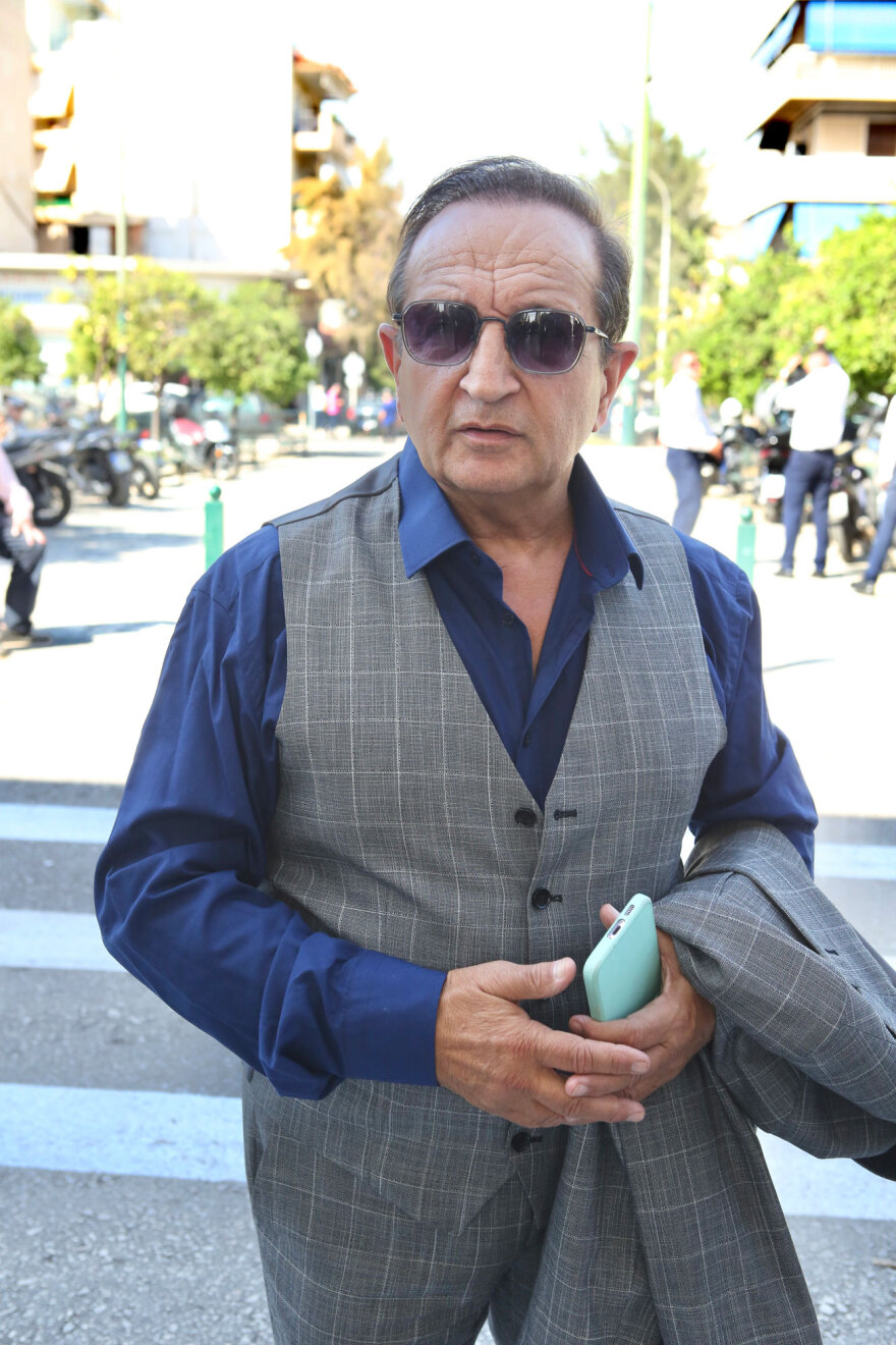 Μίμης Πλέσσας: Συγγενείς και φίλοι αποχαιρέτησαν τον μεγάλο μουσικοσυνθέτη - Δείτε βίντεο και φωτογραφίες 