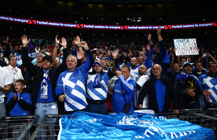 Αγγλία - Ελλάδα: Εντυπωσιακή παρουσία των Ελλήνων στο Γουέμπλεϊ - Φωτογραφίες 