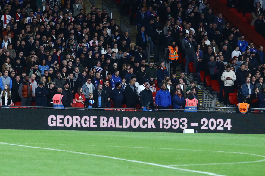 Αγγλία - Ελλάδα: Συγκίνηση και χειροκρότημα για τον Μπάλντοκ στο Γουέμπλεϊ - Κρατήθηκε ενός λεπτού σιγή - Βίντεο, φωτογραφίες 