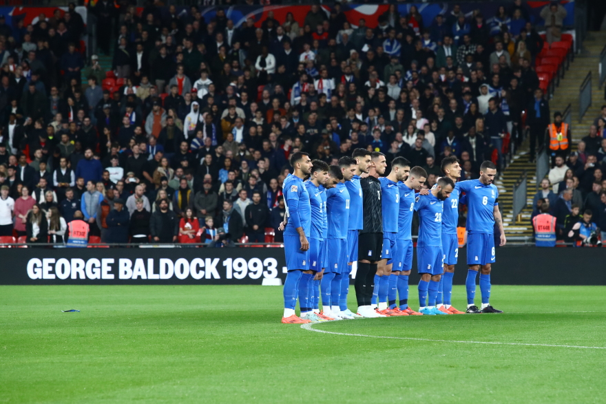 Αγγλία - Ελλάδα: Συγκίνηση και χειροκρότημα για τον Μπάλντοκ στο Γουέμπλεϊ - Κρατήθηκε ενός λεπτού σιγή - Βίντεο, φωτογραφίες 