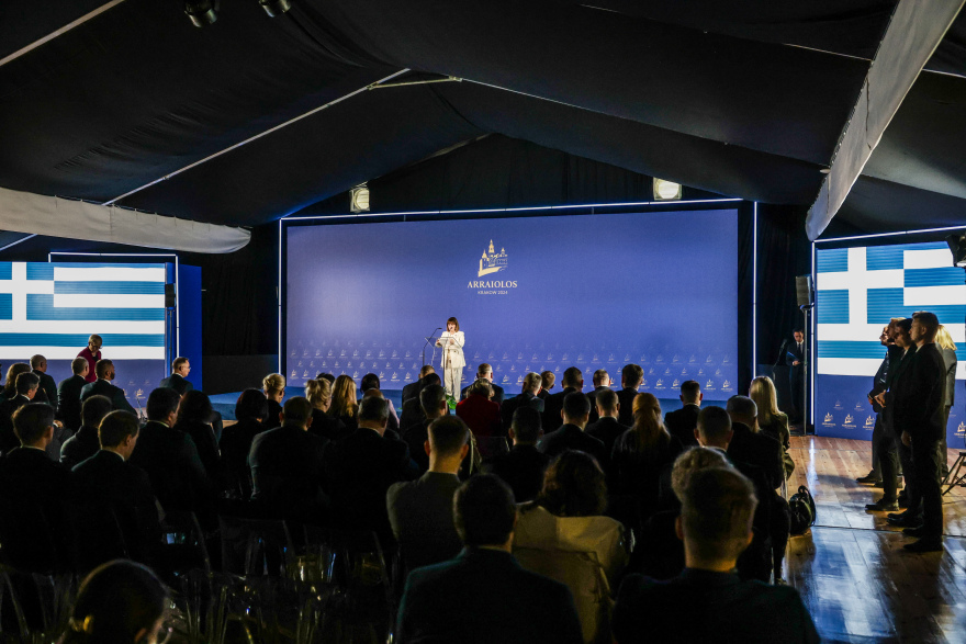 Σακελλαροπούλου από Πολωνία: Oι απειλές στην Ευρώπη απαιτούν συνεχείς διαβουλεύσεις 