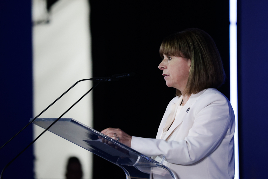 Σακελλαροπούλου από Πολωνία: Oι απειλές στην Ευρώπη απαιτούν συνεχείς διαβουλεύσεις 