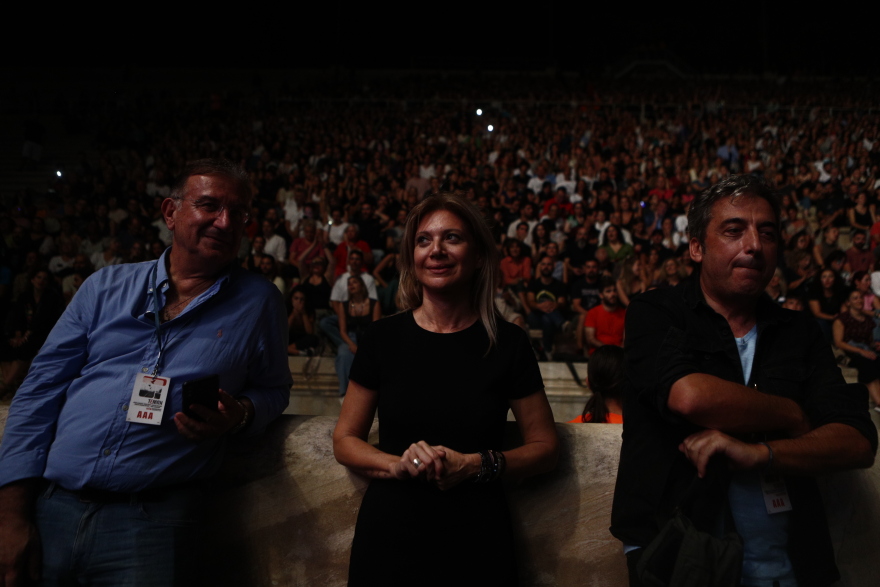 Τέμπη: Πλήθος κόσμου στο Καλλιμάρμαρο για τη μεγάλη συναυλία  - Δείτε βίντεο και φωτογραφίες