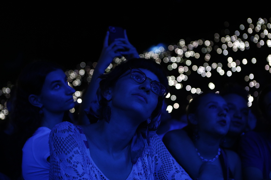 Τέμπη: Πλήθος κόσμου στο Καλλιμάρμαρο για τη μεγάλη συναυλία  - Δείτε βίντεο και φωτογραφίες