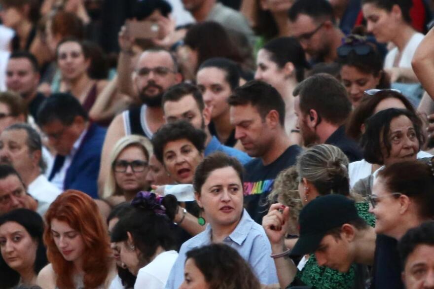 Τέμπη: Πλήθος κόσμου στο Καλλιμάρμαρο για τη μεγάλη συναυλία  - Δείτε βίντεο και φωτογραφίες