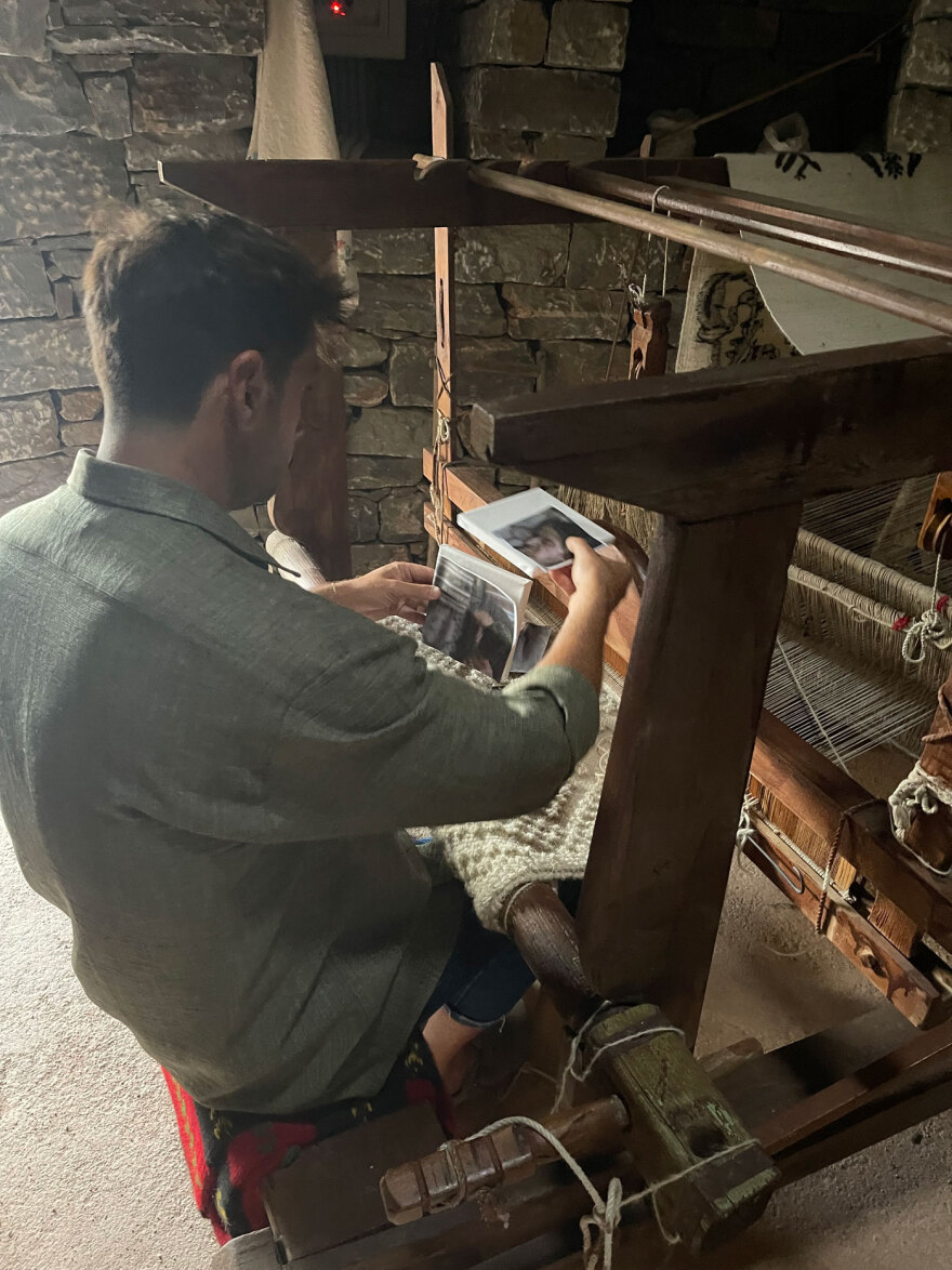 Τα Υφαντά της Κρήτης στα χέρια του πολυτάλαντου Γιώργου Μπούνια 