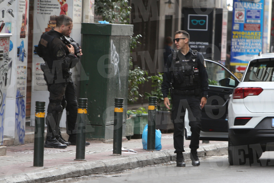 Σωκράτους: Ζευγάρι Αλβανών συνελήφθη με όπλο  και εκρηκτικά μετά από τυχαίο έλεγχο στο ΙΧ τους