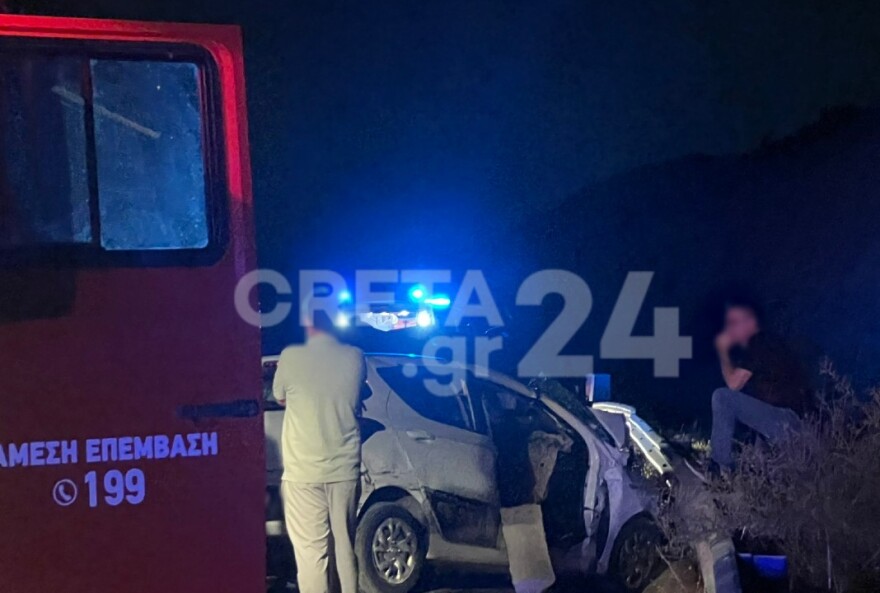 Κρήτη: Μία νεκρή έπειτα από σφοδρή μετωπική σύγκρουση οχημάτων στον ΒΟΑΚ - Δείτε φωτογραφίες