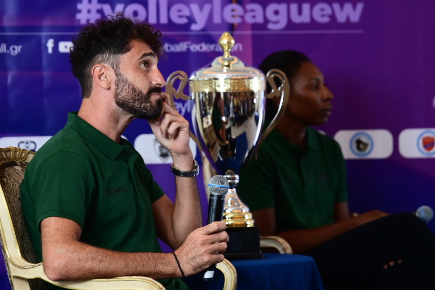 Volley League: Προανήγγειλε επαγγελματική λίγκα στις γυναίκες ο Βούρτσης 