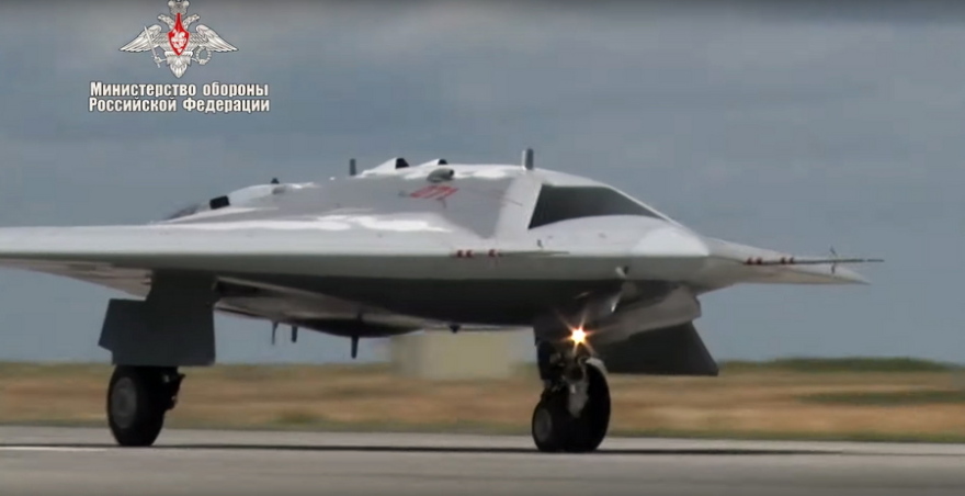 Πώς το γιγάντιο ρωσικό drone «Κυνηγός» έπεσε στα χέρια των Ουκρανών – Βίντεο και φωτογραφίες