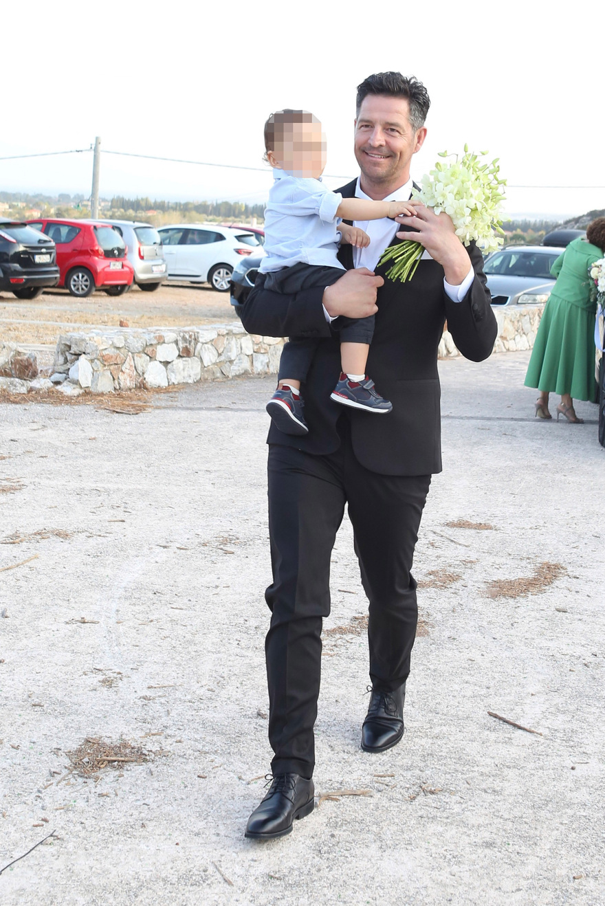 Απόστολος Ρουβάς – Φανή Γιαβρίδου: Το ξέφρενο γαμήλιο πάρτι και ο χορός του Σάκη Ρουβά