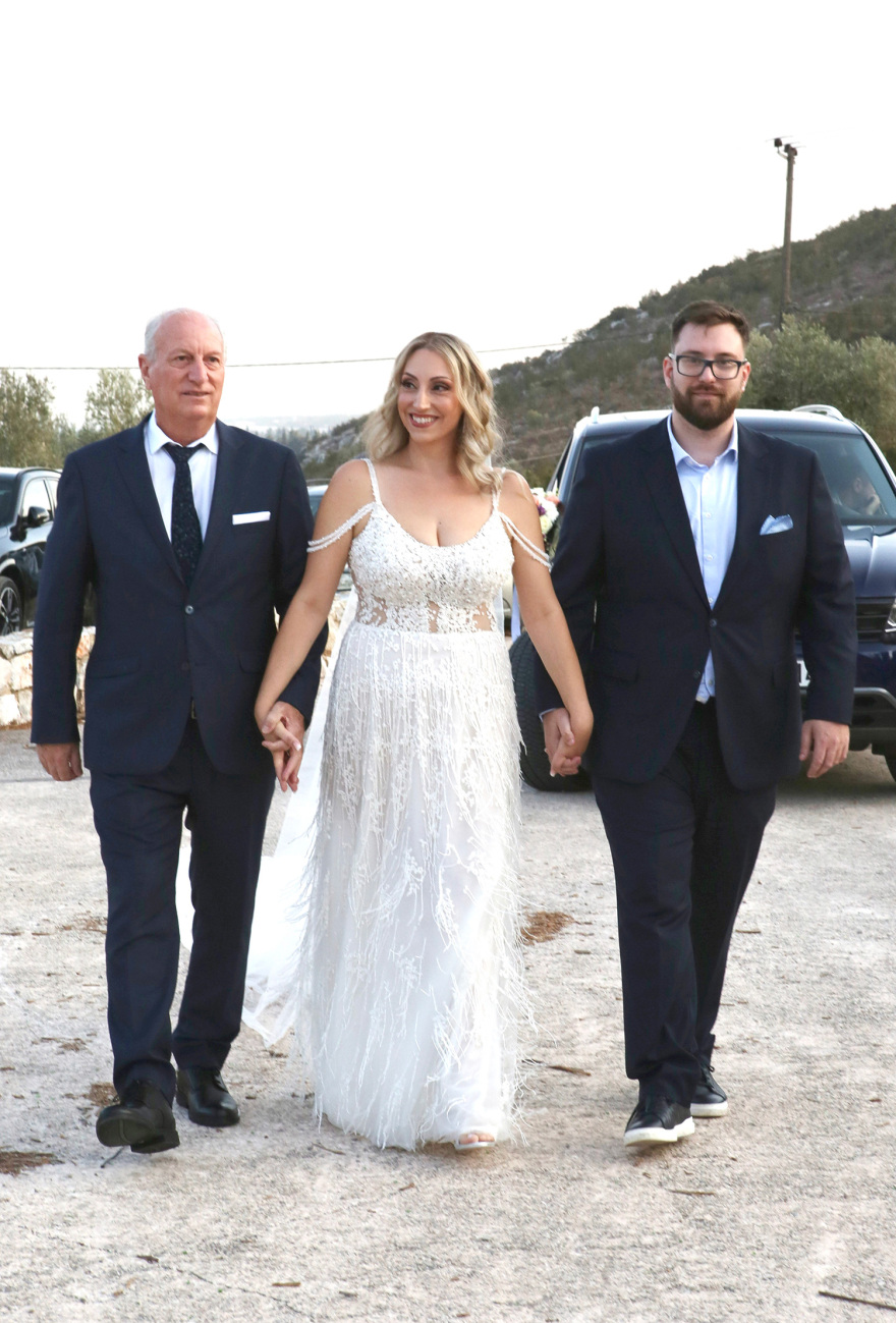 Απόστολος Ρουβάς – Φανή Γιαβρίδου: Το ξέφρενο γαμήλιο πάρτι και ο χορός του Σάκη Ρουβά