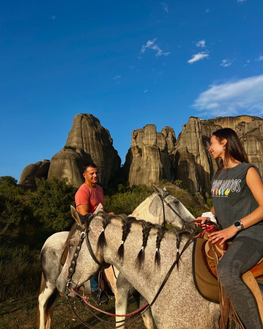 Γιώργος Αγγελόπουλος - Δήμητρα Βαμβακούση: Για ιππασία στα Μετέωρα