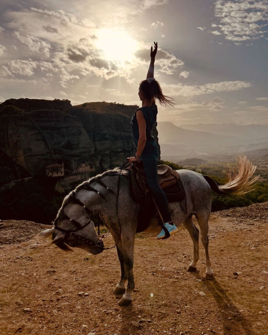 Γιώργος Αγγελόπουλος - Δήμητρα Βαμβακούση: Για ιππασία στα Μετέωρα