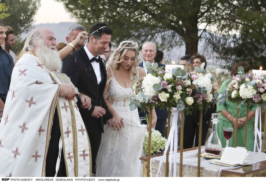 Απόστολος Ρουβάς – Φανή Γιαβρίδου: Το ξέφρενο γαμήλιο πάρτι και ο χορός του Σάκη Ρουβά