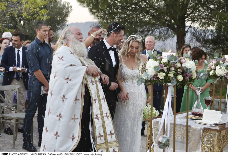 Απόστολος Ρουβάς – Φανή Γιαβρίδου: Το ξέφρενο γαμήλιο πάρτι και ο χορός του Σάκη Ρουβά