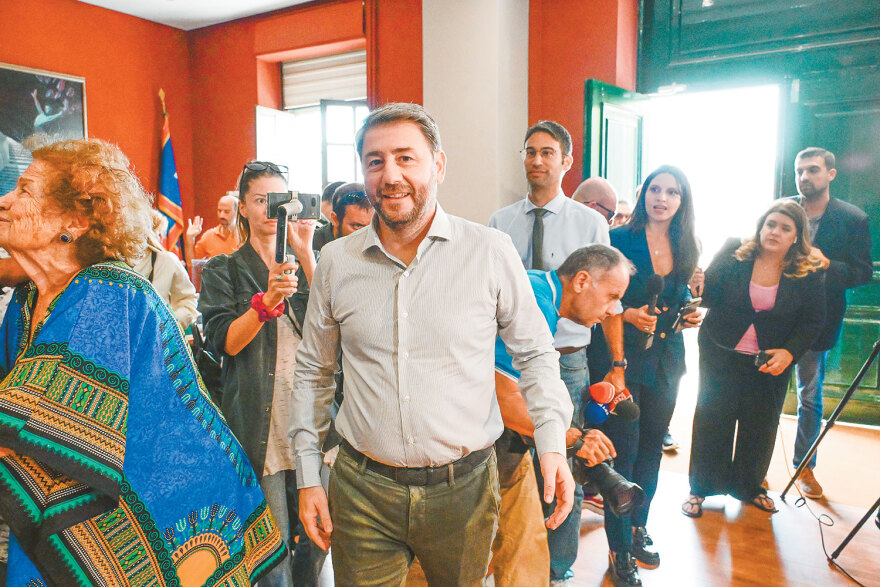 Εκλογές στο ΠΑΣΟΚ:  Φαβορί ο Ανδρουλάκης, αλλά ο Δούκας ελπίζει σε ανατροπή όπως στον Δήμο