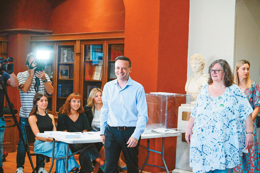 Εκλογές στο ΠΑΣΟΚ:  Φαβορί ο Ανδρουλάκης, αλλά ο Δούκας ελπίζει σε ανατροπή όπως στον Δήμο