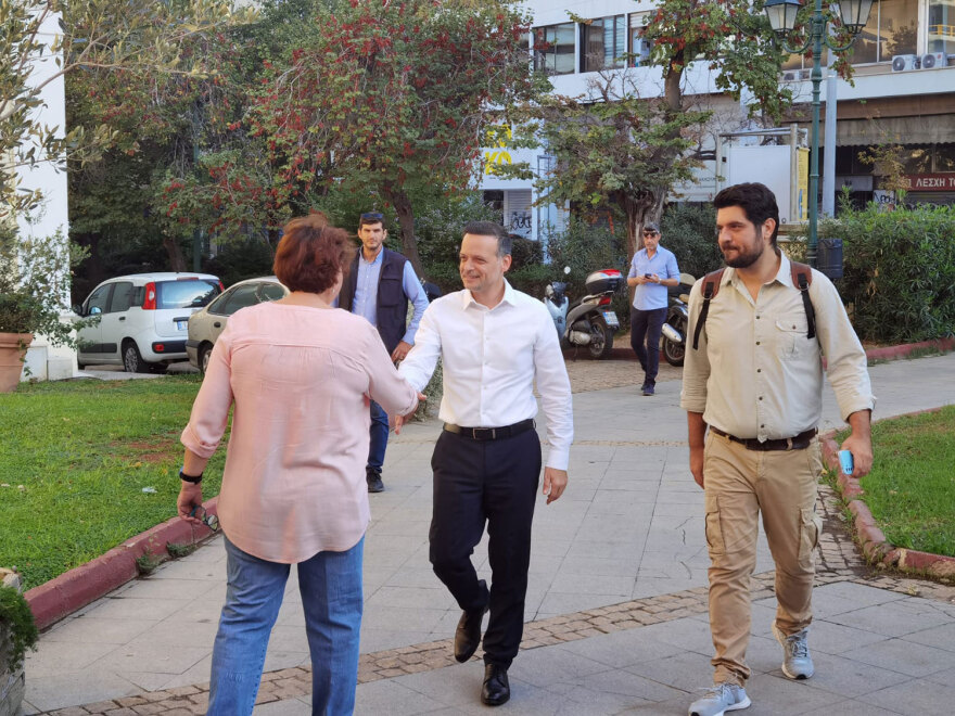 ΠΑΣΟΚ: Ψήφισε ο Χάρης Δούκας - «Εχουμε ευκαιρία να αλλάξουμε πορεία»