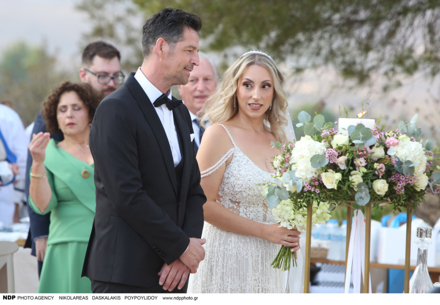 Απόστολος Ρουβάς – Φανή Γιαβρίδου: Το ξέφρενο γαμήλιο πάρτι και ο χορός του Σάκη Ρουβά