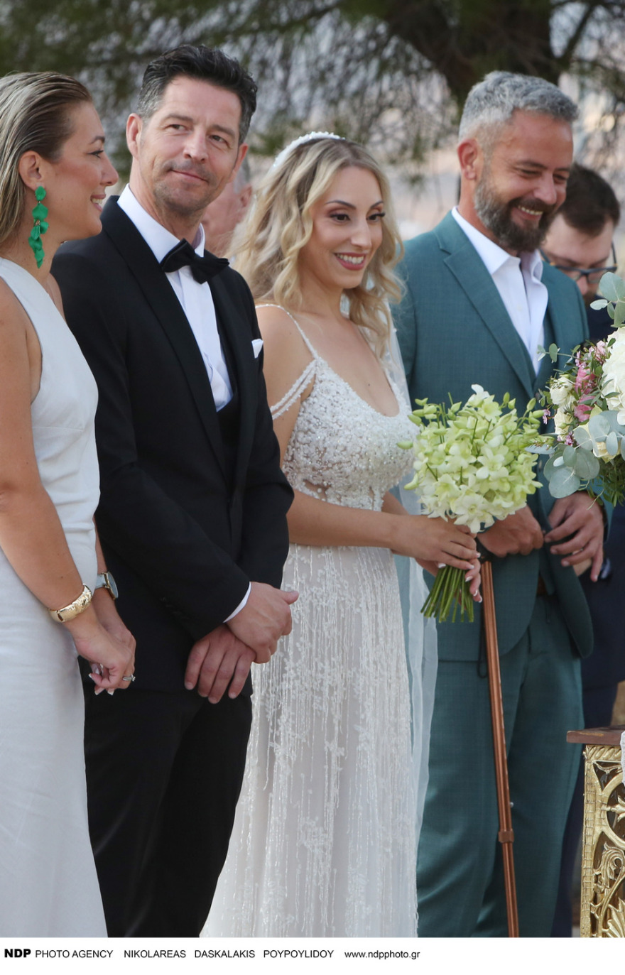 Απόστολος Ρουβάς – Φανή Γιαβρίδου: Το ξέφρενο γαμήλιο πάρτι και ο χορός του Σάκη Ρουβά