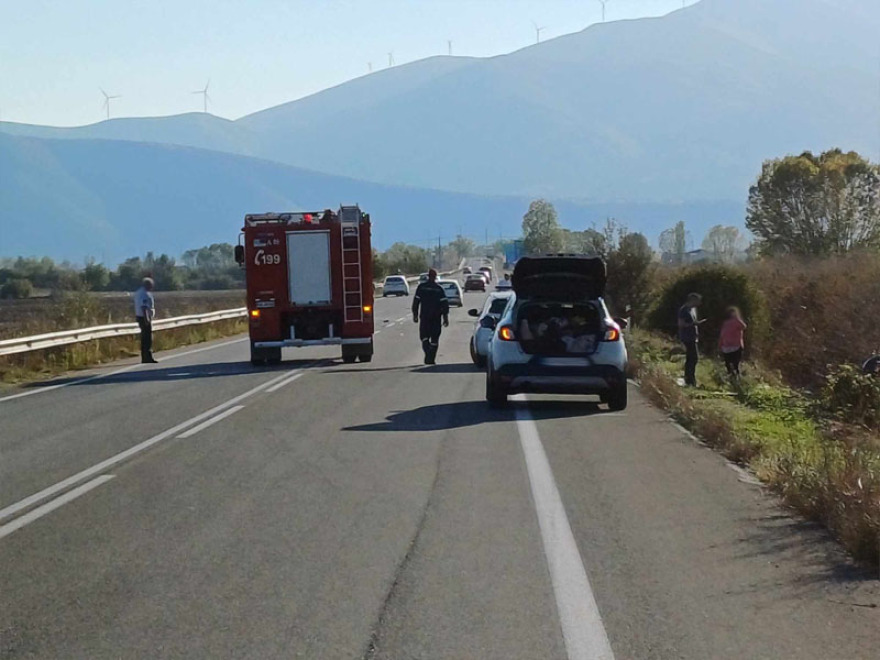 Τροχαίο στην Πτολεμαΐδα - Στο νοσοκομείο έξι άτομα έπειτα από πλαγιομετωπική σύγκρουση ΙΧ, δείτε φωτογραφίες