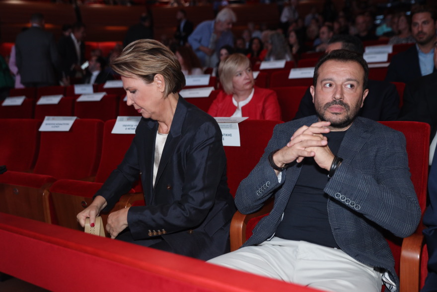 Νέα Δημοκρατία: Το παρασκήνιο της επανεμφάνισης των «πρώην» Καραμανλή και Σαμαρά και το μπλόκο σε Λατινοπούλου