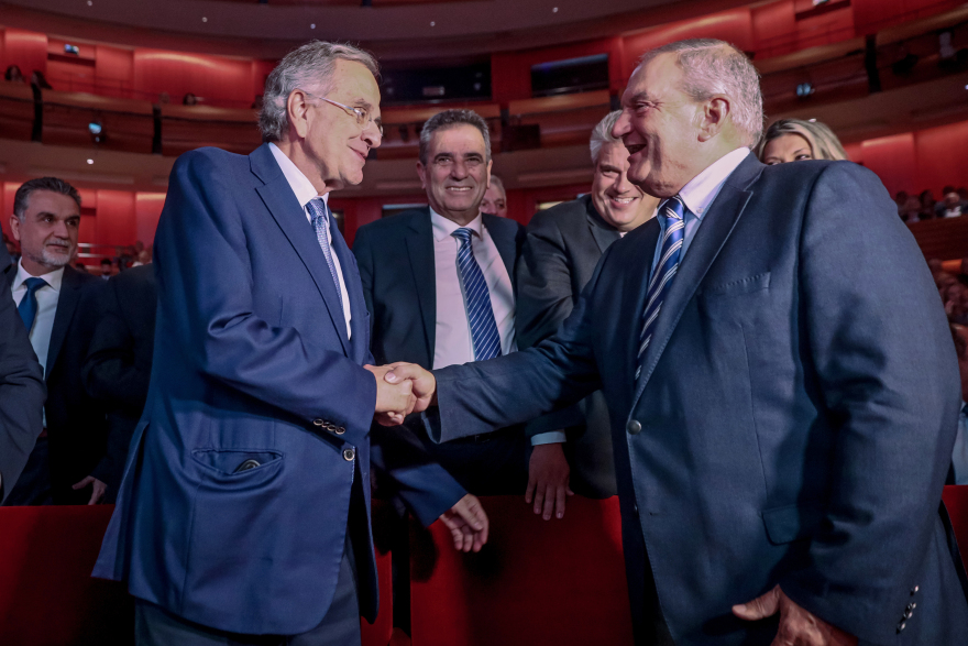 Νέα Δημοκρατία: Το παρασκήνιο της επανεμφάνισης των «πρώην» Καραμανλή και Σαμαρά και το μπλόκο σε Λατινοπούλου