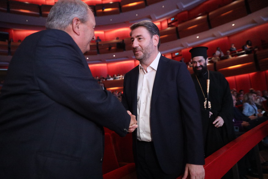 Νέα Δημοκρατία: Το παρασκήνιο της επανεμφάνισης των «πρώην» Καραμανλή και Σαμαρά και το μπλόκο σε Λατινοπούλου