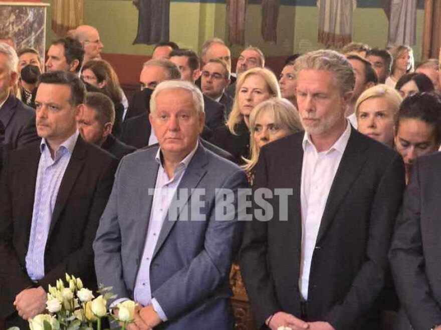 Αίγιο: Θλίψη στην κηδεία του Δημάρχου Αιγιαλείας Δημήτρη Καλογερόπουλου - Δείτε φωτογραφίες