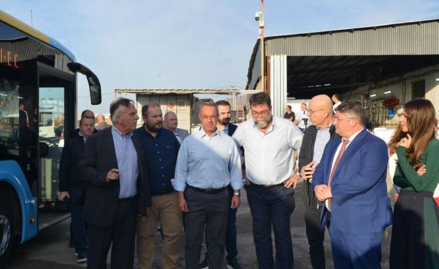 Σταϊκούρας: 35 νέα λεωφορεία εντάχθηκαν σήμερα στα δρομολόγια της Αττικής