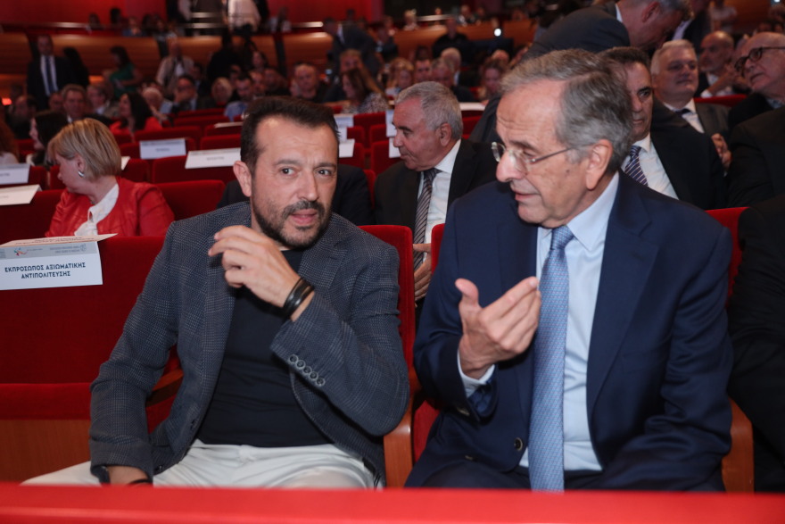 Νέα Δημοκρατία: Το παρασκήνιο της επανεμφάνισης των «πρώην» Καραμανλή και Σαμαρά και το μπλόκο σε Λατινοπούλου