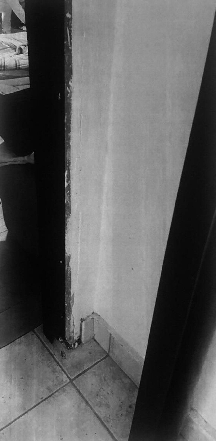 Κέρκυρα: Φωτογραφίες ντοκουμέντα από την κρύπτη που έκρυβε λεφτά ένας από τους εφοριακούς που εκβίαζε επιχειρηματίες