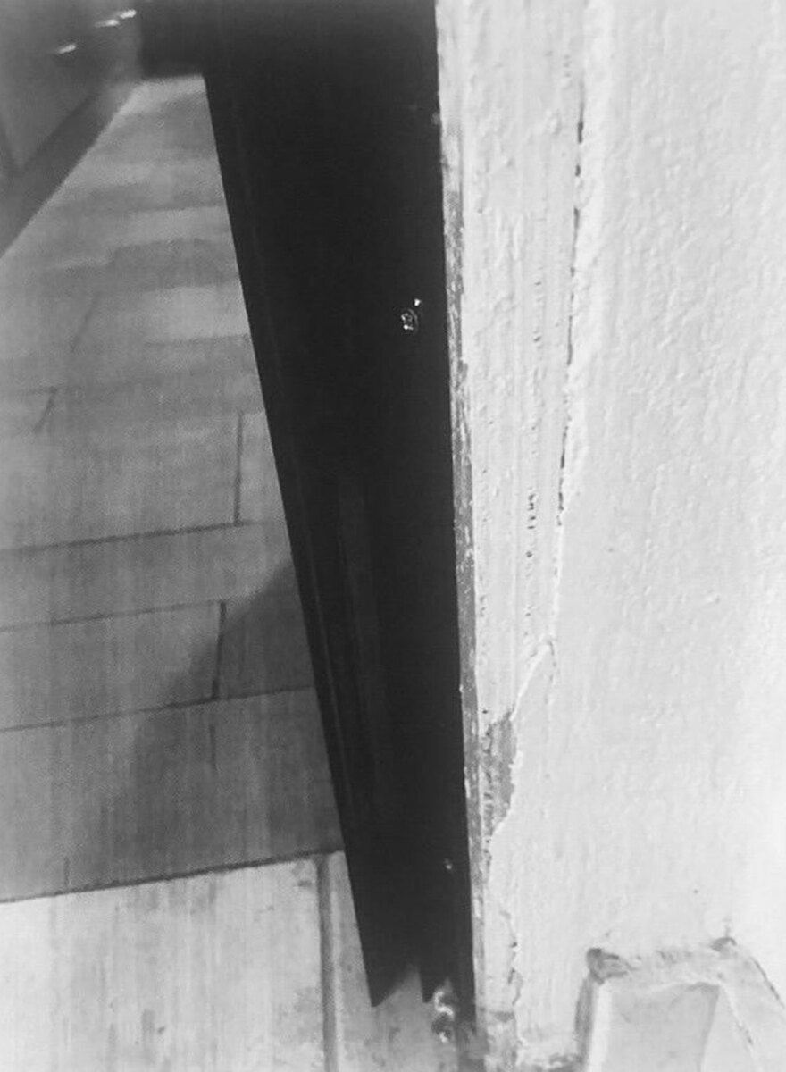 Κέρκυρα: Φωτογραφίες ντοκουμέντα από την κρύπτη που έκρυβε λεφτά ένας από τους εφοριακούς που εκβίαζε επιχειρηματίες