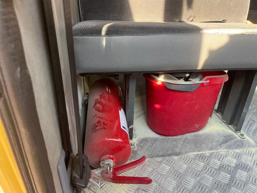 Θεσσαλονίκη: Άνοιξε πυροσβεστήρας σε σχολικό λεωφορείο και ακινητοποιήθηκε στον περιφερειακό