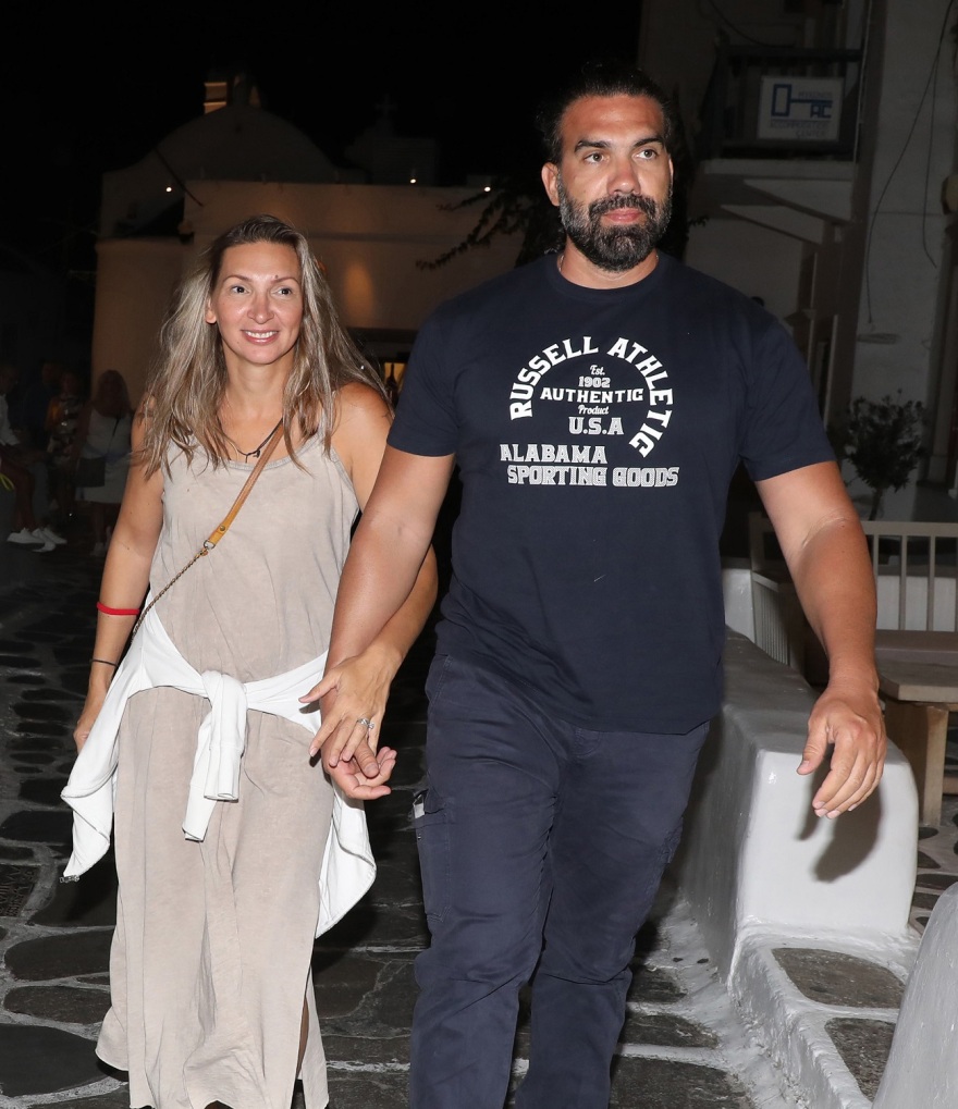 Φανή Χαλκιά μετά τη βόμβα στο beach bar του συζύγου της: «Περνάμε δύσκολα βρίσκεται σε κέντρο αποκατάστασης»