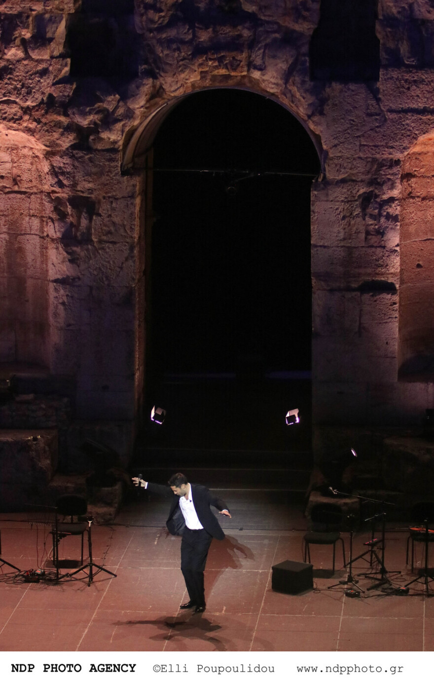 Αλεξάνδρα Νίκα: Η πρώτη εμφάνισή της με φουσκωμένη κοιλιά στη συναυλία του Κωνσταντίνου Αργυρού 