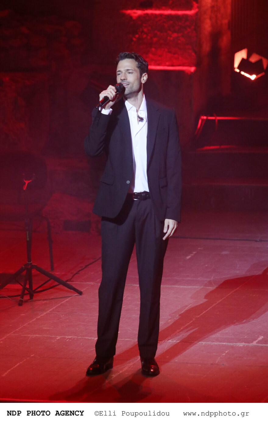 Αλεξάνδρα Νίκα: Η πρώτη εμφάνισή της με φουσκωμένη κοιλιά στη συναυλία του Κωνσταντίνου Αργυρού 