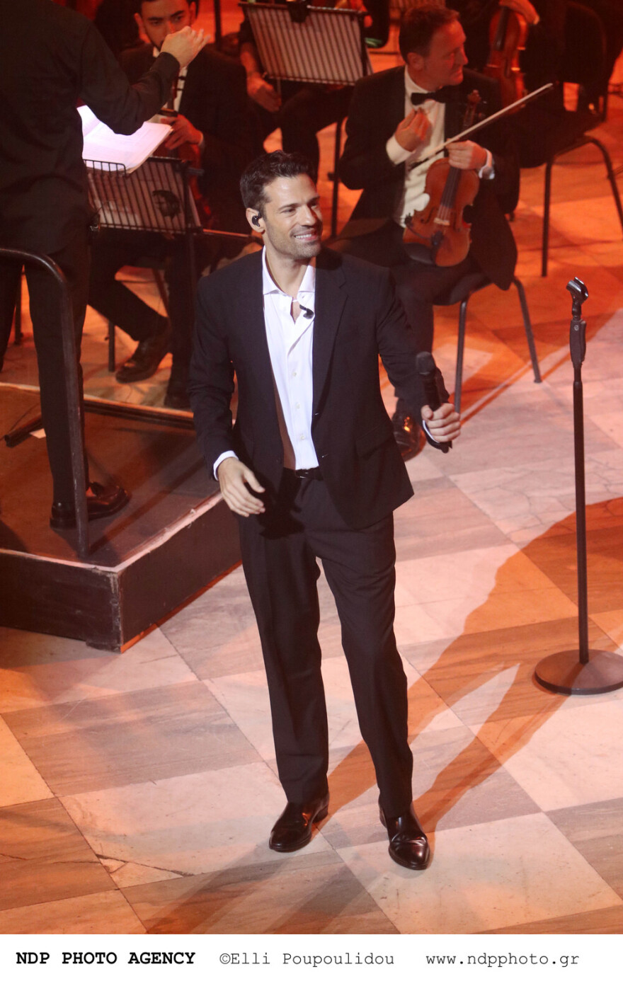 Αλεξάνδρα Νίκα: Η πρώτη εμφάνισή της με φουσκωμένη κοιλιά στη συναυλία του Κωνσταντίνου Αργυρού 