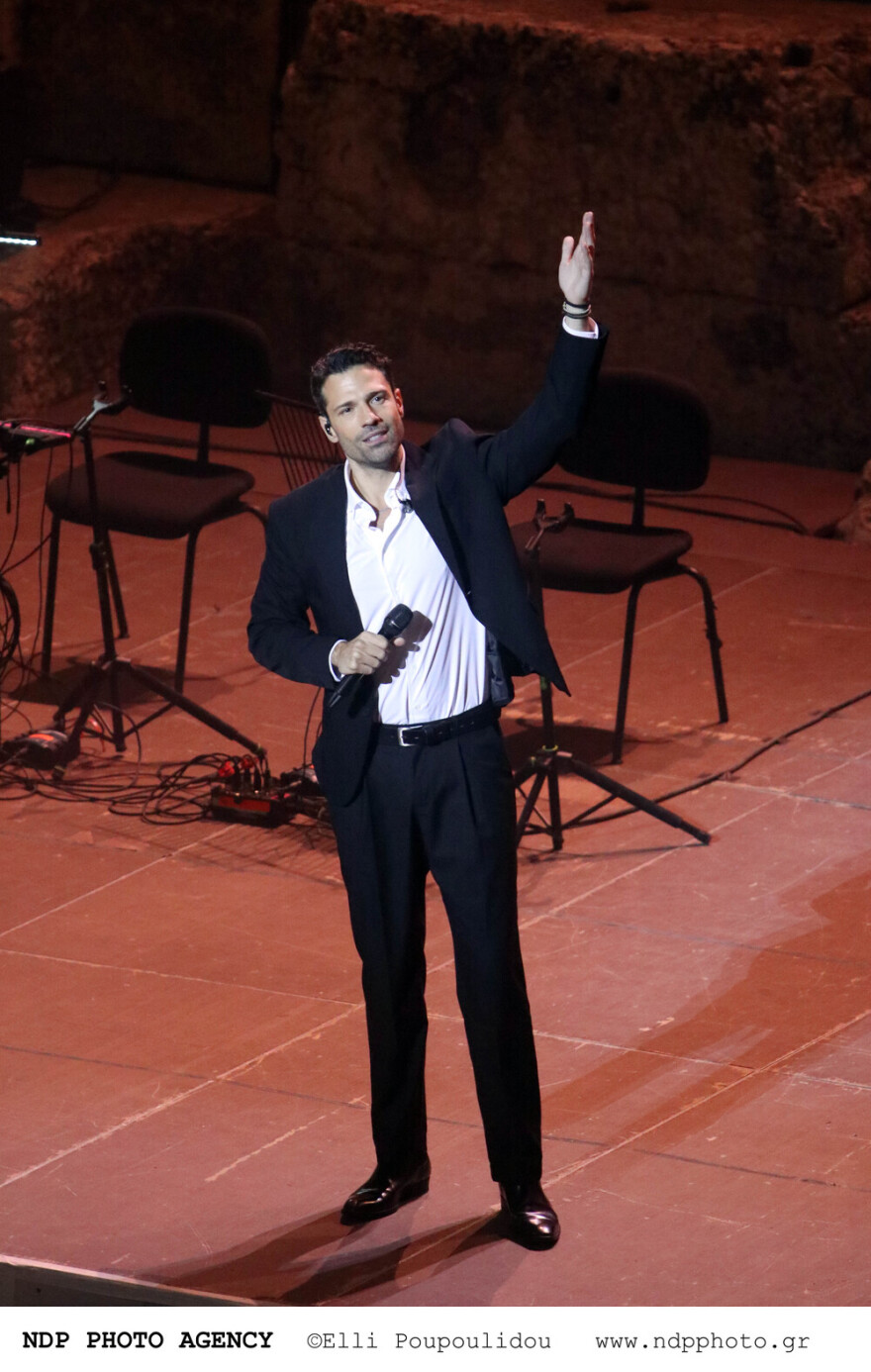 Αλεξάνδρα Νίκα: Η πρώτη εμφάνισή της με φουσκωμένη κοιλιά στη συναυλία του Κωνσταντίνου Αργυρού 