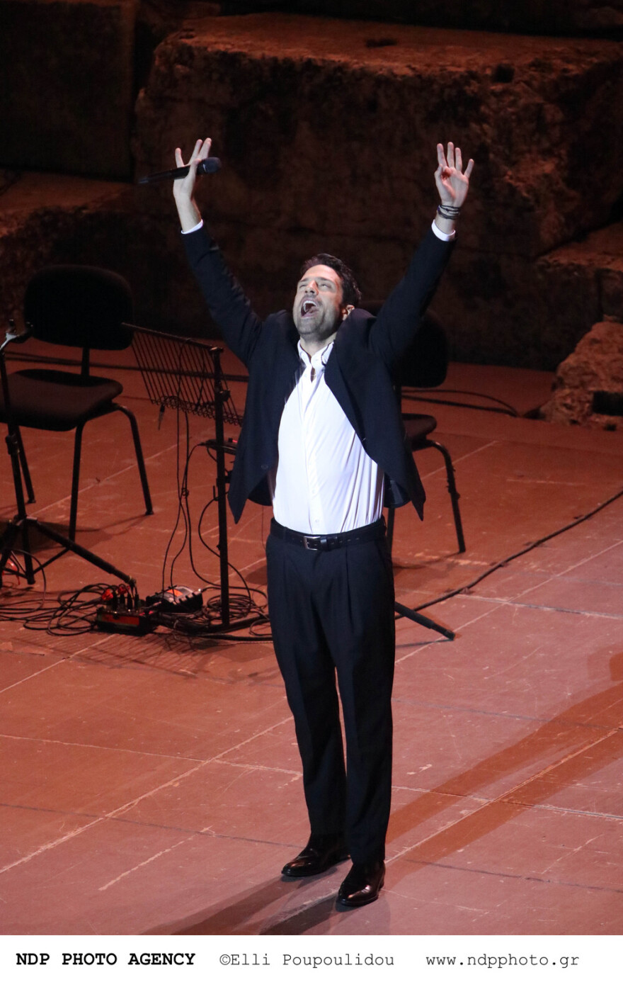 Αλεξάνδρα Νίκα: Η πρώτη εμφάνισή της με φουσκωμένη κοιλιά στη συναυλία του Κωνσταντίνου Αργυρού 