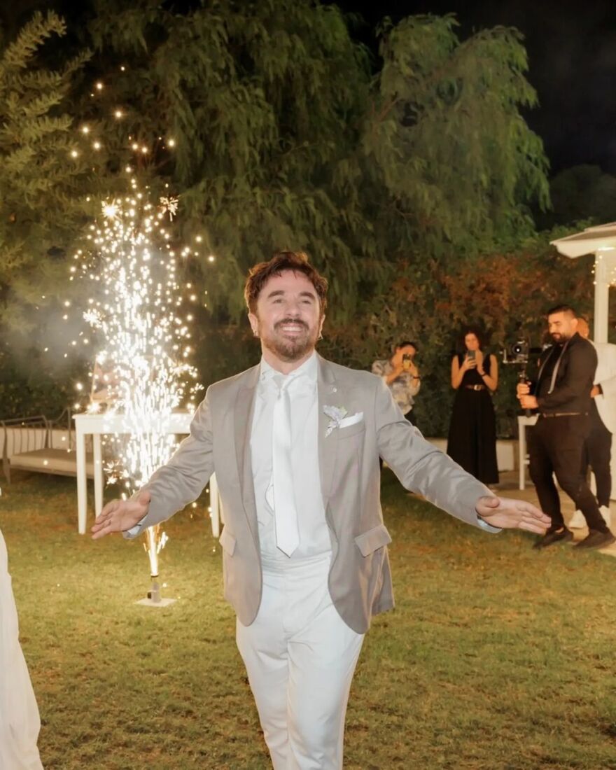 Θανάσης Τσαλταμπάσης: Μοιράστηκε φωτογραφίες από τον γάμο και τη βάφτιση της κόρης του