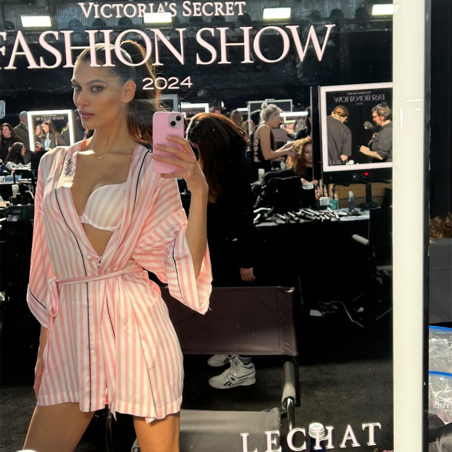 Ανθή Φακιδάρη: Έλαμψε στην πασαρέλα της Victoria's Secret - Ποιος είναι ο πρώτος «άγγελος» από την Ελλάδα