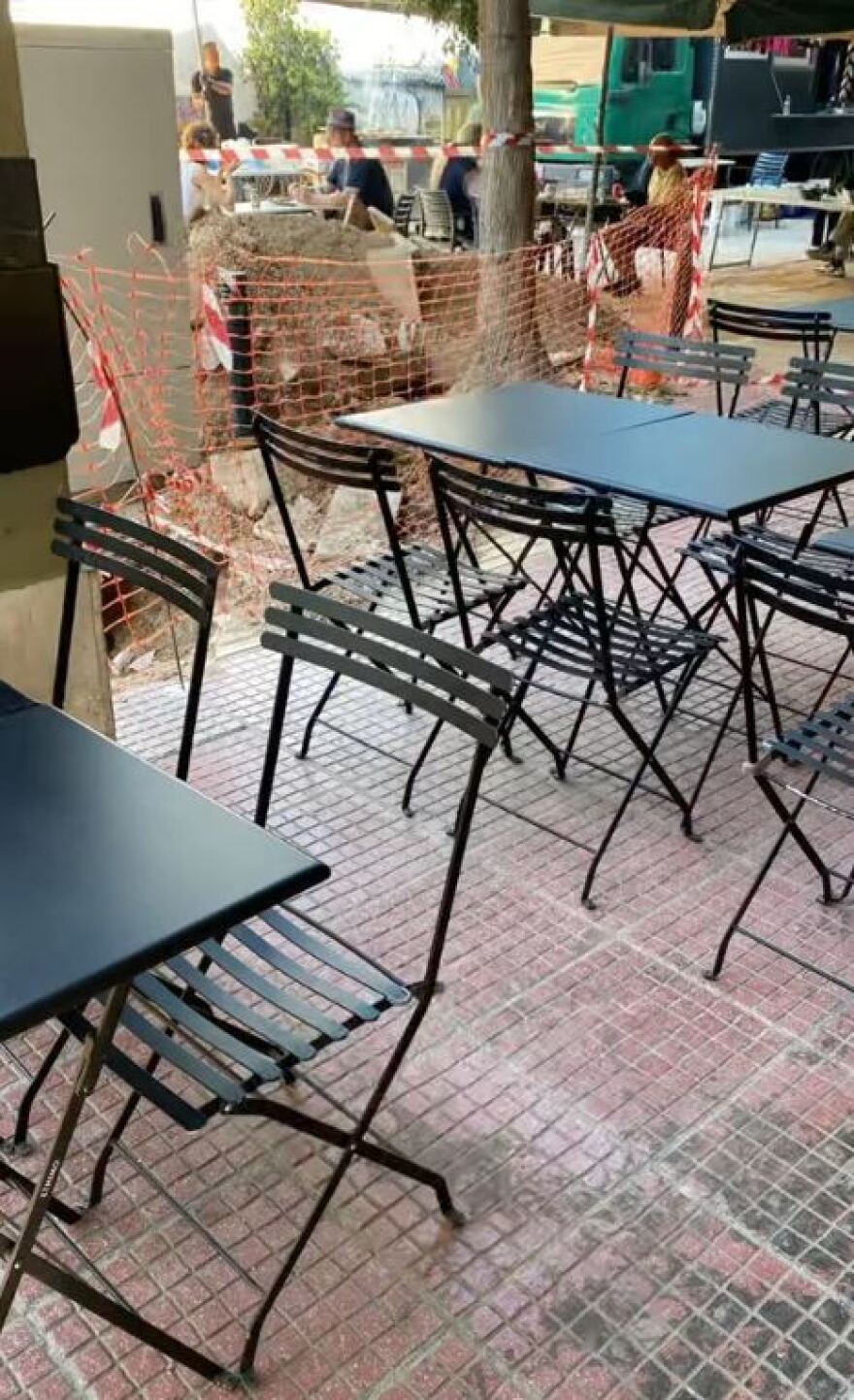 Ο Γολγοθάς ενός σεφ στον Κεραμεικό: Αποκλεισμένο το μαγαζί του εδώ και 20 ημέρες από Φυσικό Αέριο, ΕΥΔΑΠ και ΔΕΔΔΗΕ 