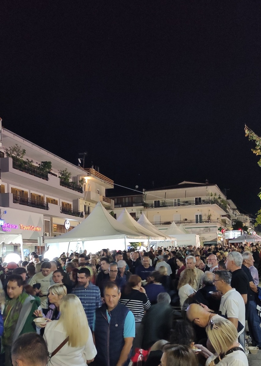 Έσπασαν τα ρεκόρ στην Πανελλήνια Γιορτή Τρούφας: 15.000 επισκέπτες, 20.000 μερίδες φαγητού δωρεάν